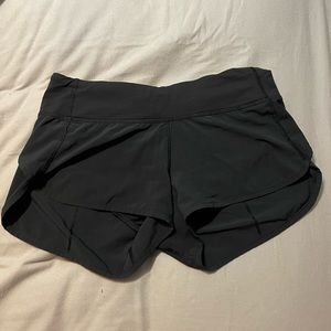 black lululemon short